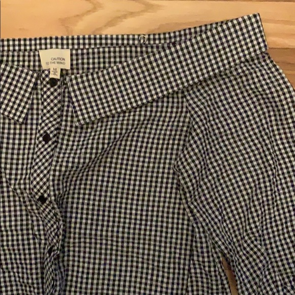 Size medium Caution to the Wind top - Picture 2 of 3